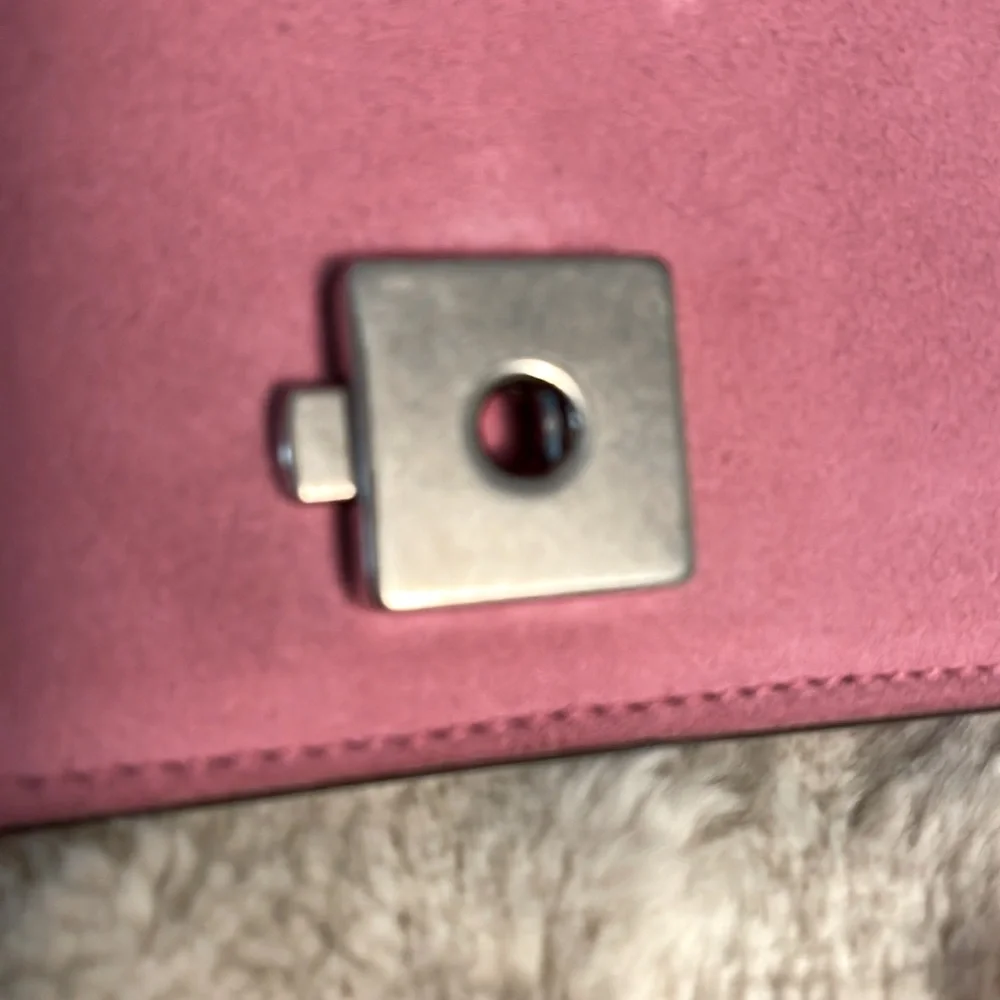 LIKE NEW GUCCI DIONYSUS SMALL SUEDE PINK SHOULDER CROSS BODY SNAKE HEAD CLOSURE - Picture 14 of 16